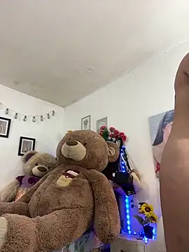 Snapshot of salomegalesoxxx chatting on March 20, 4:51 am salomegalesoxxx online show from March 20, 4:51 am