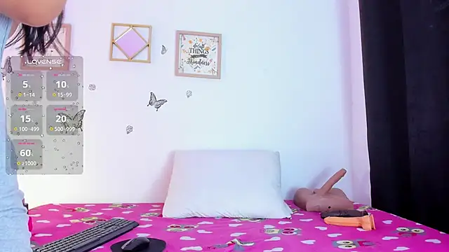 EmmaRogers online show from November 5, 1:11 pm