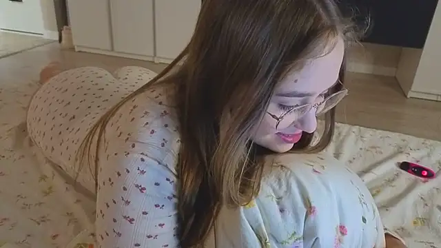 endlesssoffi online show from December 19, 5:42 pm