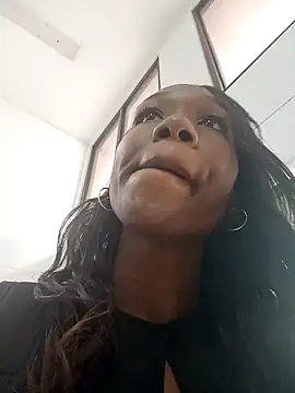 Snapshot of KarlaBelluci chatting on February 11, 7:05 pm KarlaBelluci online show from February 11, 7:05 pm