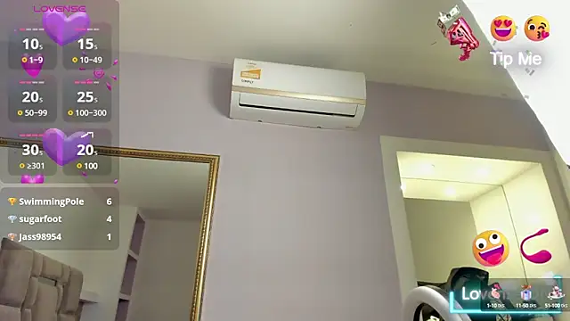 Snapshot of KarlaBelluci chatting on February 26, 9:42 am KarlaBelluci online show from February 26, 9:42 am