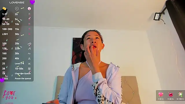 Snapshot of Milkdulce1 chatting on March 2, 2:19 am Milkdulce1 online show from March 2, 2:19 am