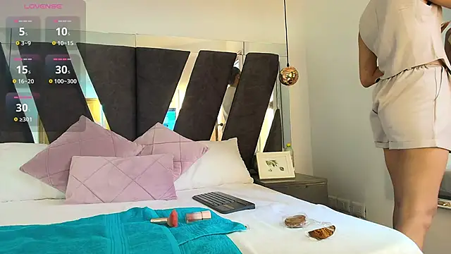 Snapshot of Milkdulce1 chatting on September 11, 12:49 pm Milkdulce1 online show from September 11, 12:49 pm