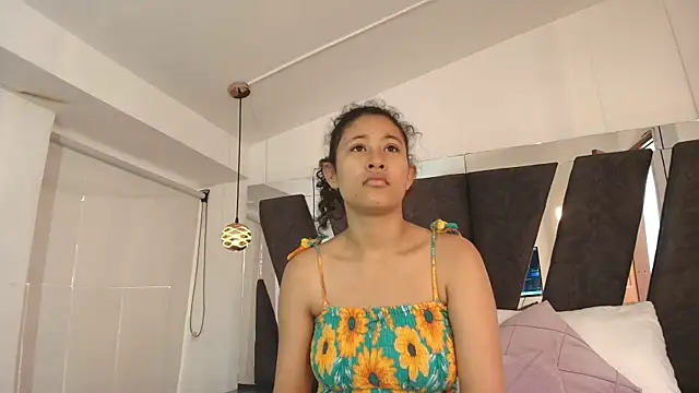 Snapshot of Milkdulce1 chatting on November 10, 1:10 pm Milkdulce1 online show from November 10, 1:10 pm