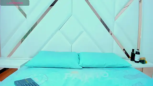 Zaray   online show from November 12, 10:09 pm