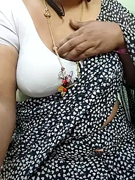 Snapshot of Sexy-Telugunayana2 chatting on May 17, 7:32 pm Sexy-Telugunayana2 online show from May 17, 7:32 pm