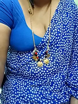 Snapshot of Sexy-Telugunayana2 chatting on May 18, 6:52 am Sexy-Telugunayana2 online show from May 18, 6:52 am