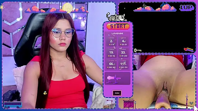 Snapshot of Sara-Hill chatting on December 14, 8:08 pm Sara-Hill online show from December 14, 8:08 pm