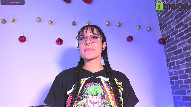 Snapshot of chunn_liioo chatting on December 27, 3:20 am chunn liioo online show from December 27, 3:20 am