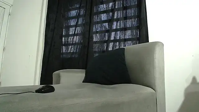 Snapshot of Aangelhot chatting on December 24, 10:49 pm Aangelhot online show from December 24, 10:49 pm