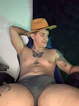 Snapshot of Aangelhot chatting on January 6, 4:58 am Aangelhot online show from January 6, 4:58 am