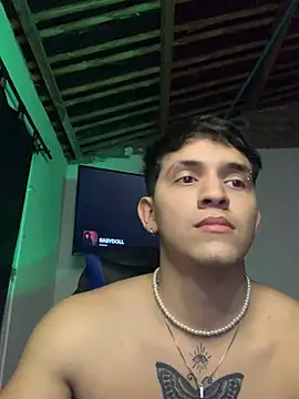 Snapshot of Aangelhot chatting on January 15, 4:47 am Aangelhot online show from January 15, 4:47 am