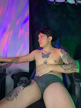 Snapshot of Aangelhot chatting on February 19, 1:40 am Aangelhot online show from February 19, 1:40 am