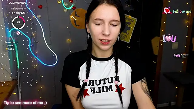 Snapshot of KarolinaBlacks chatting on October 19, 5:52 am KarolinaBlacks online show from October 19, 5:52 am