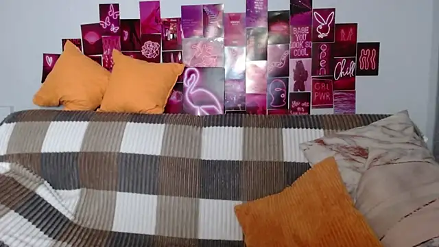 Snapshot of MilanaRoza chatting on January 27, 5:47 am MilanaRoza online show from January 27, 5:47 am