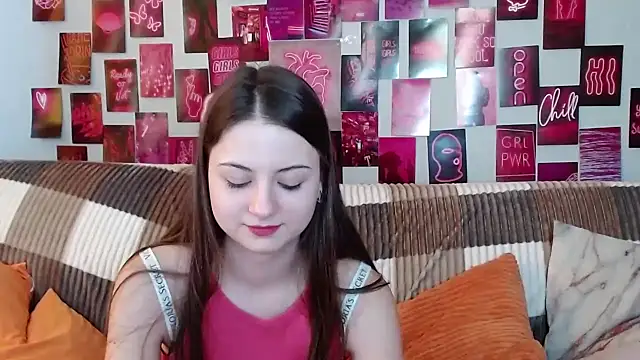 Snapshot of MilanaRoza chatting on February 2, 9:19 am MilanaRoza online show from February 2, 9:19 am