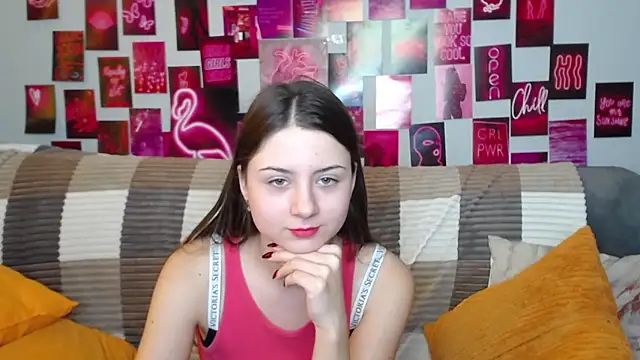 Snapshot of MilanaRoza chatting on February 9, 9:16 am MilanaRoza online show from February 9, 9:16 am