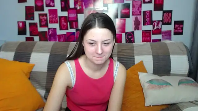 Snapshot of MilanaRoza chatting on February 20, 5:44 am MilanaRoza online show from February 20, 5:44 am