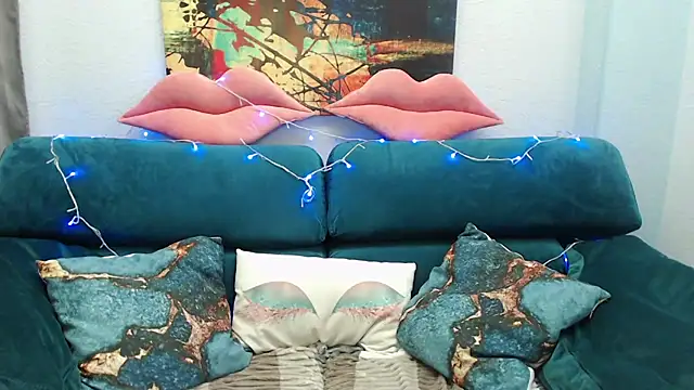 Snapshot of MilanaRoza chatting on March 23, 8:59 am MilanaRoza online show from March 23, 8:59 am