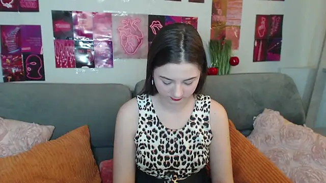 MilanaRoza online show from May 3, 5:13 am