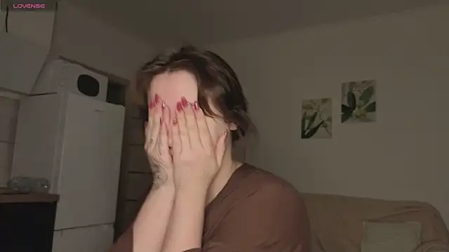 Snapshot of Alisia_Mars chatting on October 25, 4:42 am Alisia Mars online show from October 25, 4:42 am