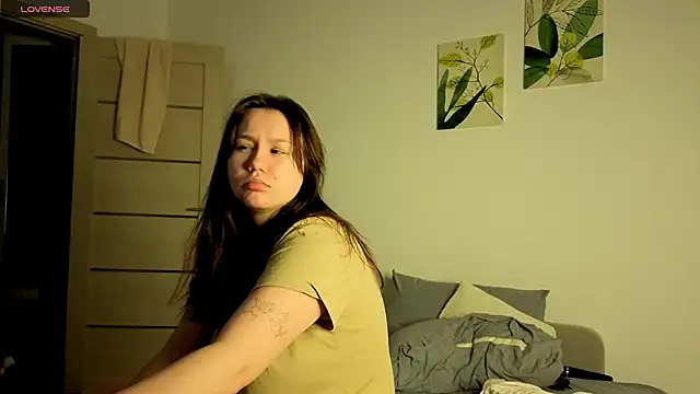 Snapshot of Alisia_Mars chatting on November 5, 2:33 am Alisia Mars online show from November 5, 2:33 am