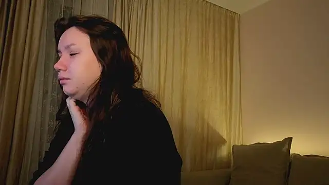 Snapshot of Alisia_Mars chatting on November 14, 4:22 am Alisia Mars online show from November 14, 4:22 am