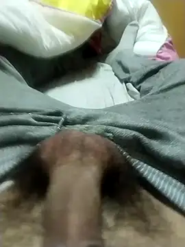 Snapshot of aZepuft chatting on March 21, 2:51 pm aZepuft online show from March 21, 2:51 pm