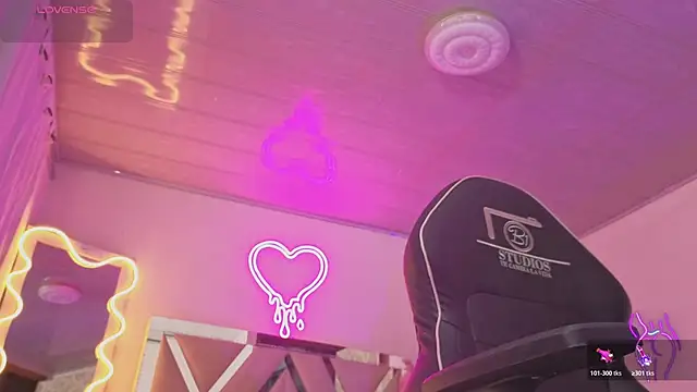 Snapshot of Laylafoxy_tay chatting on November 29, 3:09 am Laylafoxy tay online show from November 29, 3:09 am