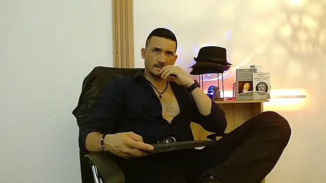 Reiko 85  online show from November 3, 7:48 pm