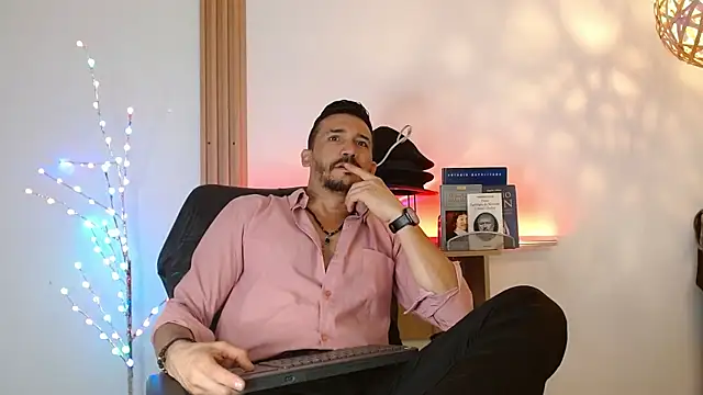 Reiko 85  online show from January 8, 2:30 pm