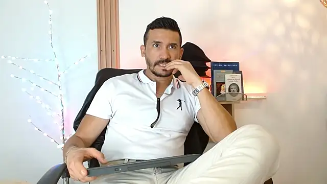 Reiko 85  online show from January 11, 2:55 pm