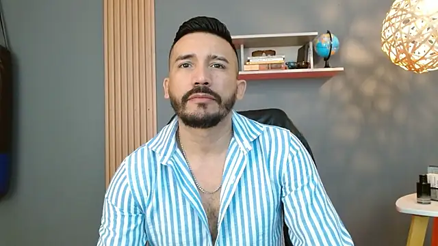 Snapshot of Reiko_85_ chatting on July 23, 2:37 pm Reiko 85 online show from July 23, 2:37 pm
