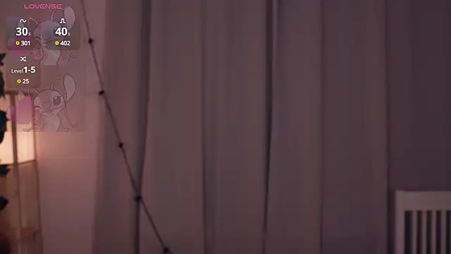 Snapshot of DracosMoon chatting on January 18, 10:06 am DracosMoon online show from January 18, 10:06 am