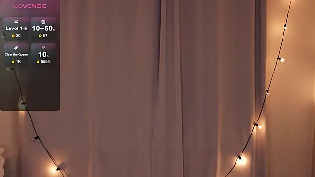 Snapshot of DracosMoon chatting on February 2, 2:13 pm DracosMoon online show from February 2, 2:13 pm