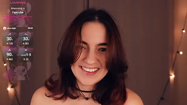 Snapshot of DracosMoon chatting on February 9, 7:38 am DracosMoon online show from February 9, 7:38 am