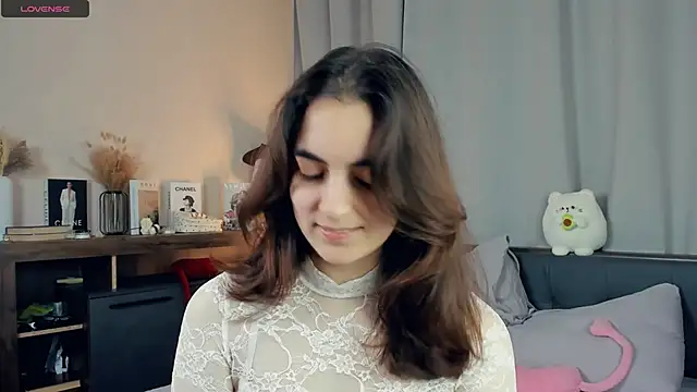 Snapshot of DracosMoon chatting on September 13, 10:04 am DracosMoon online show from September 13, 10:04 am