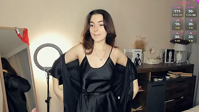 Snapshot of DracosMoon chatting on October 22, 7:08 am DracosMoon online show from October 22, 7:08 am