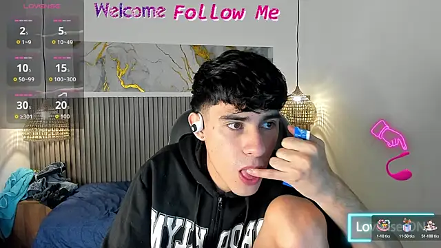 Dyla n18 online show from July 6, 7:38 pm