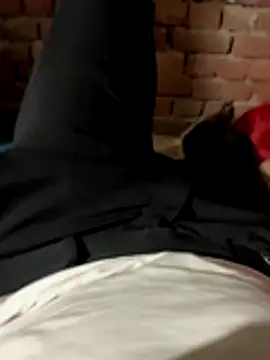 Snapshot of deshi_boybig chatting on October 31, 3:57 pm deshi boybig online show from October 31, 3:57 pm