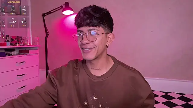 Snapshot of teobowny_ chatting on September 30, 12:32 pm teobowny online show from September 30, 12:32 pm