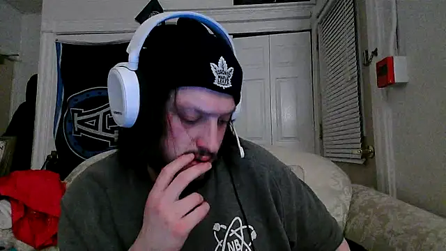 Snapshot of Marksoyer chatting on February 22, 5:55 am Marksoyer online show from February 22, 5:55 am