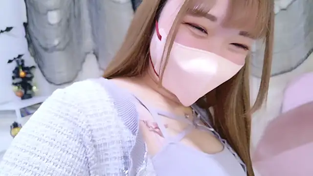 Snapshot of MAIKA_pyon chatting on October 29, 11:28 pm MAIKA pyon online show from October 29, 11:28 pm