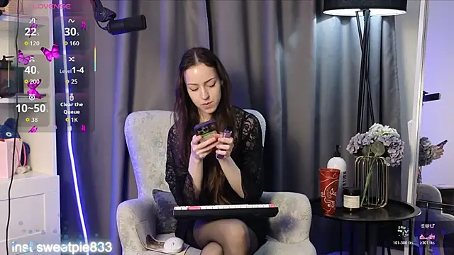 Anal Girl  online show from July 14, 5:18 pm