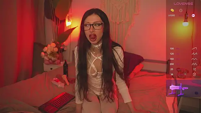 Snapshot of Devilsss_toy chatting on March 3, 3:09 pm Devilsss toy online show from March 3, 3:09 pm