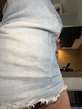 Snapshot of AndyFire69 chatting on December 5, 3:52 pm AndyFire69 online show from December 5, 3:52 pm