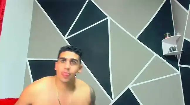Snapshot of astrom_greyy chatting on January 9, 12:46 am astrom greyy online show from January 9, 12:46 am