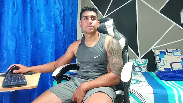 Snapshot of astrom_greyy chatting on October 10, 10:31 pm astrom greyy online show from October 10, 10:31 pm