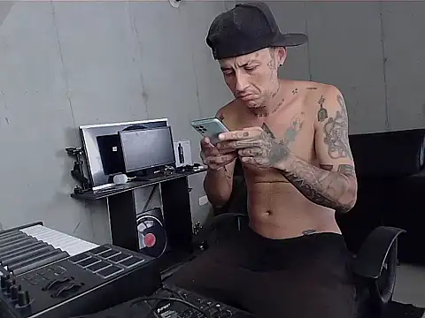 patrik tattoo  online show from February 6, 5:16 pm