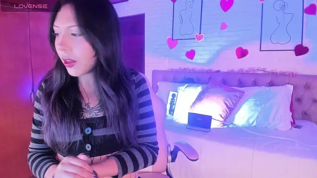 Kitty Pam online show from March 13, 9:32 pm